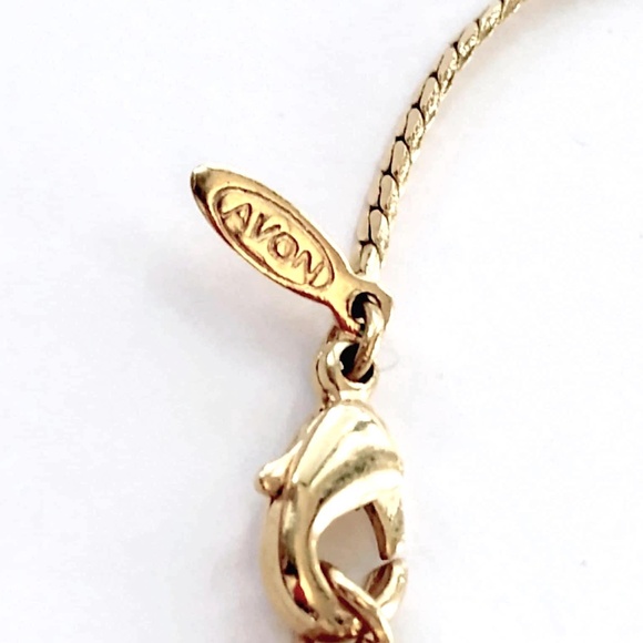 AVON Cubic Zirconium Gold Tone Necklace Three Stone Drop Pendant 10" - Picture 8 of 11